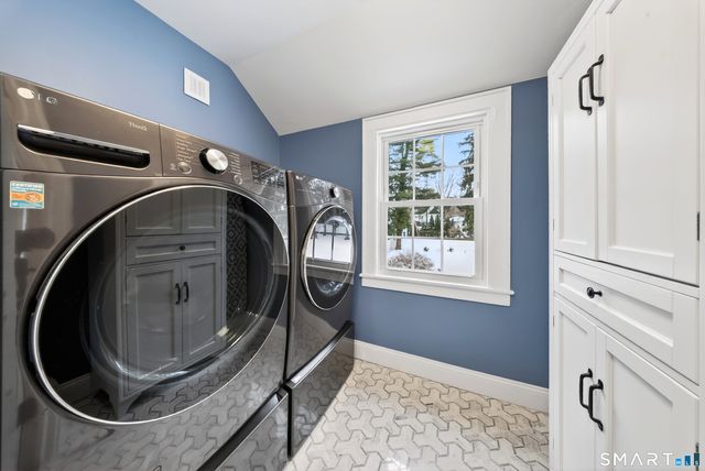 69 Bloomfield Avenue, Hartford, CT 06105