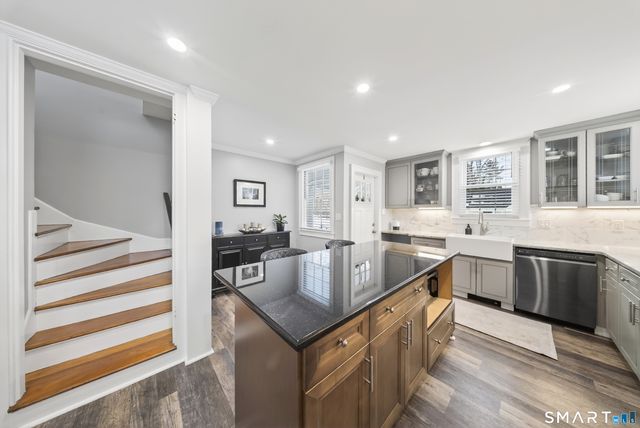 69 Bloomfield Avenue, Hartford, CT 06105