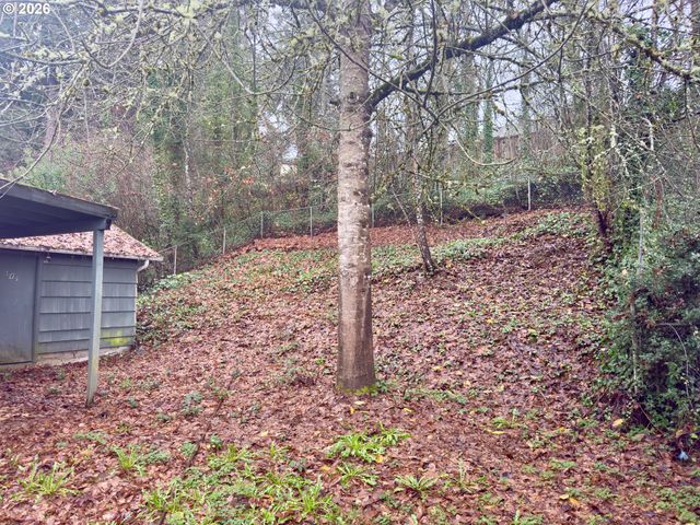 1323 HAWTHORNE St, Sweet Home, OR 97386