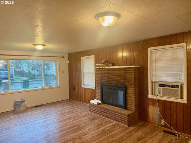 1323 HAWTHORNE St, Sweet Home, OR 97386