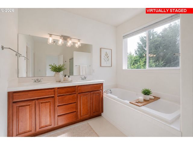 3270 DAWSON Ct, West Linn, OR 97068