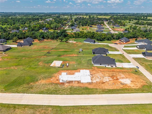 2433 Raven Circle, Blanchard, OK 73010