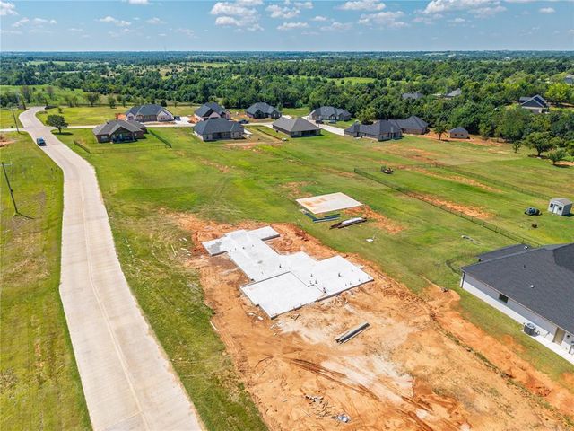 2433 Raven Circle, Blanchard, OK 73010