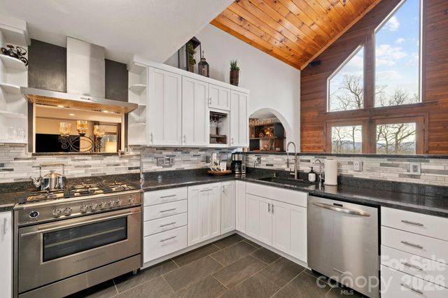 106 Bishop Cove Road, Fairview, NC 28730