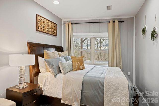 106 Bishop Cove Road, Fairview, NC 28730