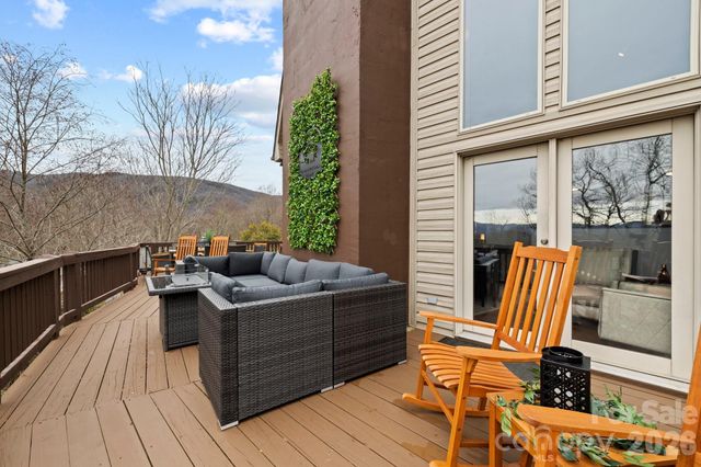 106 Bishop Cove Road, Fairview, NC 28730