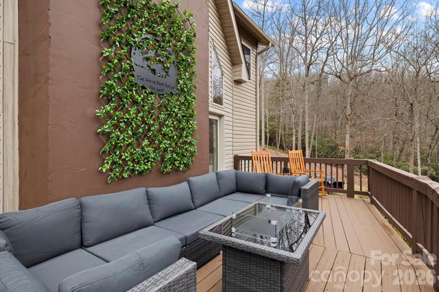 106 Bishop Cove Road, Fairview, NC 28730