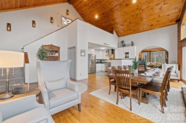106 Bishop Cove Road, Fairview, NC 28730