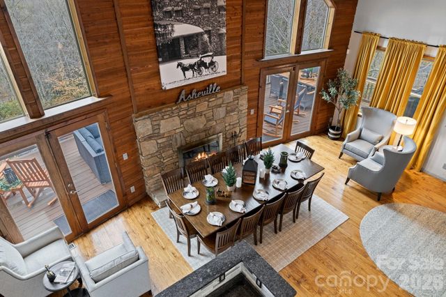 106 Bishop Cove Road, Fairview, NC 28730