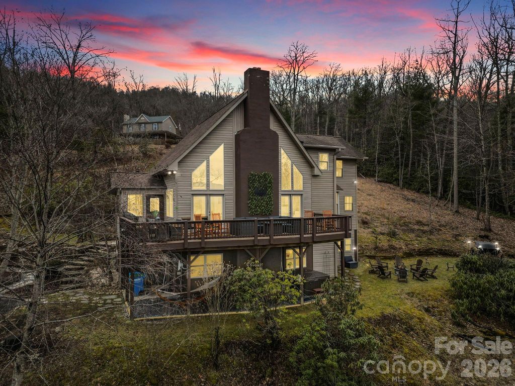 106 Bishop Cove Road, Fairview, NC 28730