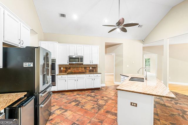 2022 Melrose Place, Kathleen, GA 31047