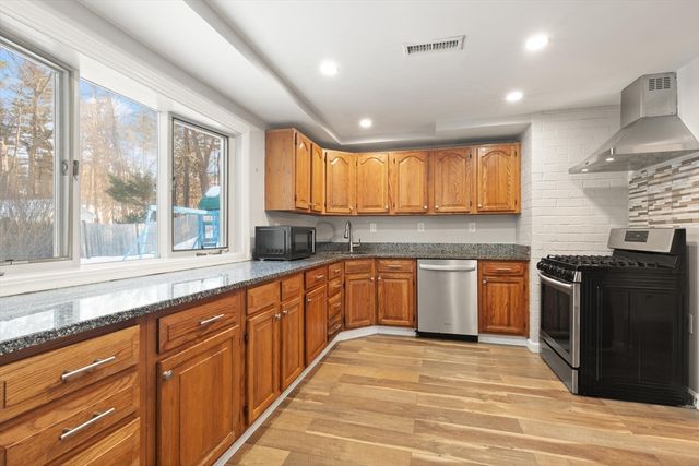 24 Algonquin Rd, Chelmsford, MA 01824