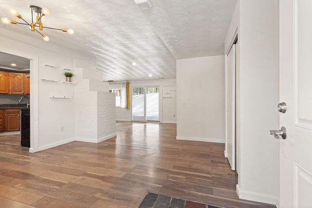 24 Algonquin Rd, Chelmsford, MA 01824