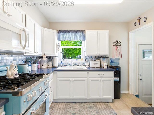 651 Carolina Avenue, Marysville, MI 48040