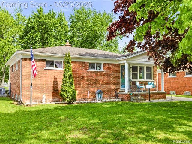 651 Carolina Avenue, Marysville, MI 48040