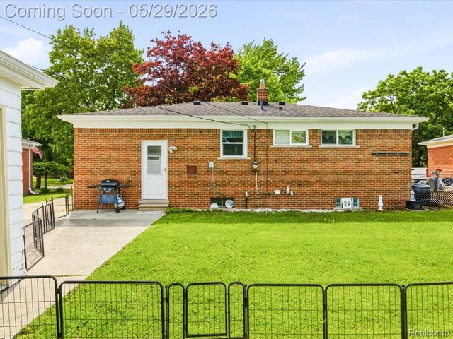 651 Carolina Avenue, Marysville, MI 48040