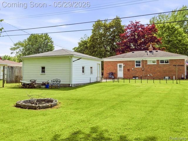 651 Carolina Avenue, Marysville, MI 48040