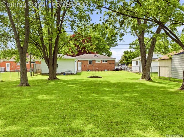 651 Carolina Avenue, Marysville, MI 48040