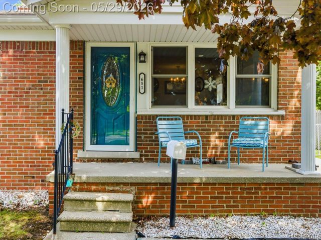 651 Carolina Avenue, Marysville, MI 48040