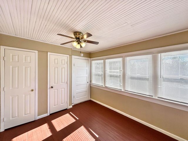 2023 YOUNG AVE, Memphis, TN 38104