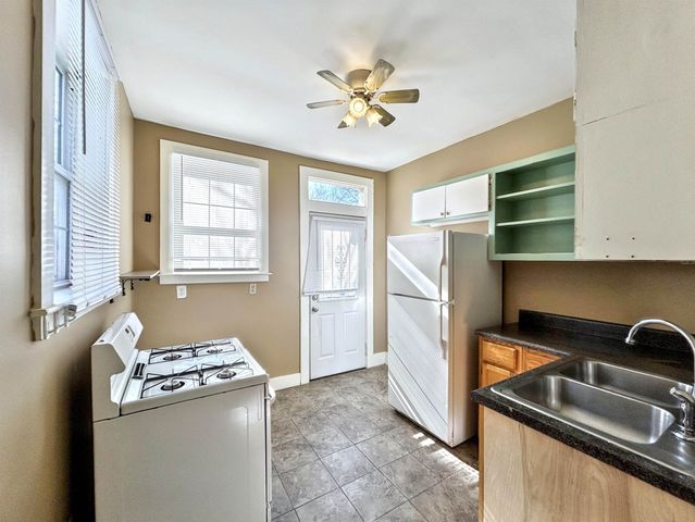 2023 YOUNG AVE, Memphis, TN 38104