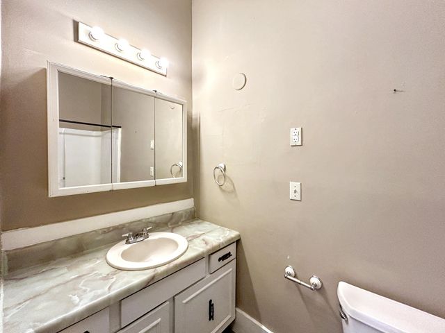 2023 YOUNG AVE, Memphis, TN 38104