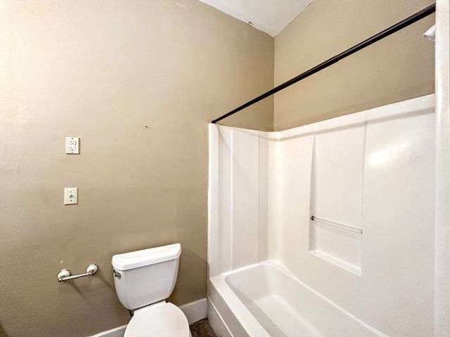 2023 YOUNG AVE, Memphis, TN 38104