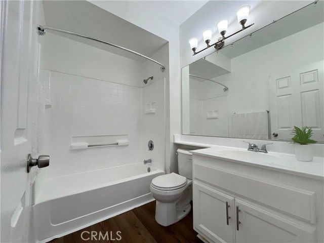 555 Maine Avenue 304, Long Beach, CA 90802