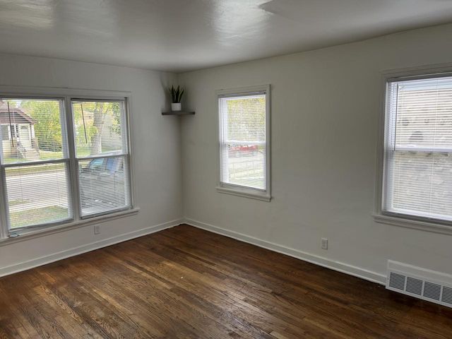 5111 N 62nd STREET, Milwaukee, WI 53218