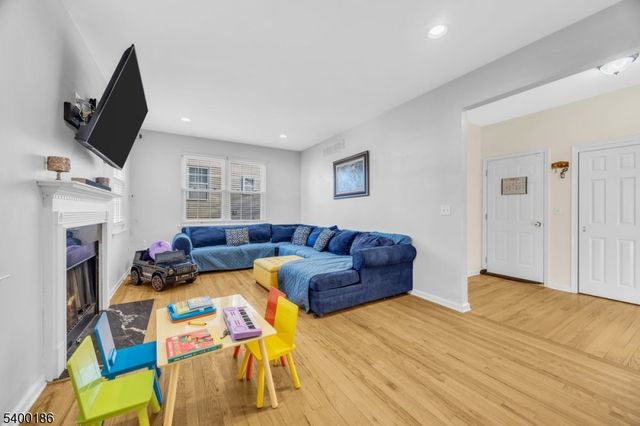 101 Timberhill Dr, Franklin Twp., NJ 08823