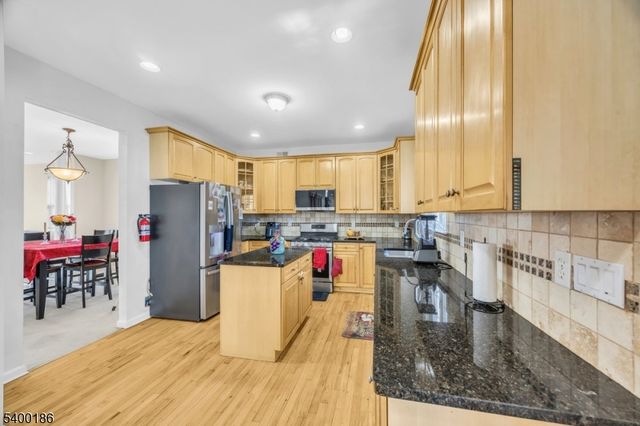 101 Timberhill Dr, Franklin Twp., NJ 08823