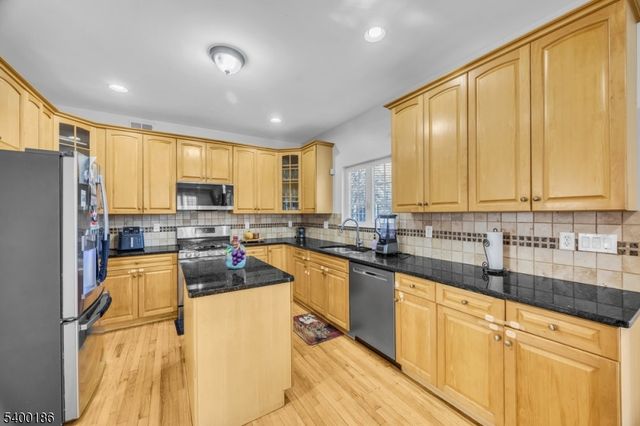 101 Timberhill Dr, Franklin Twp., NJ 08823