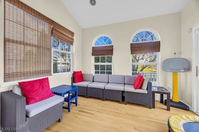 101 Timberhill Dr, Franklin Twp., NJ 08823