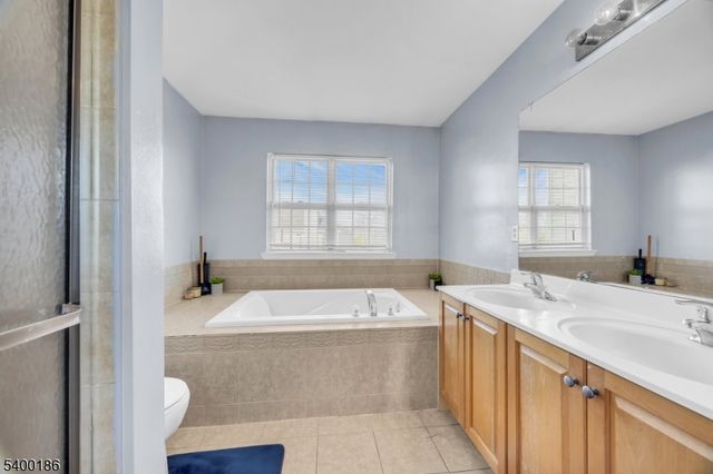 101 Timberhill Dr, Franklin Twp., NJ 08823