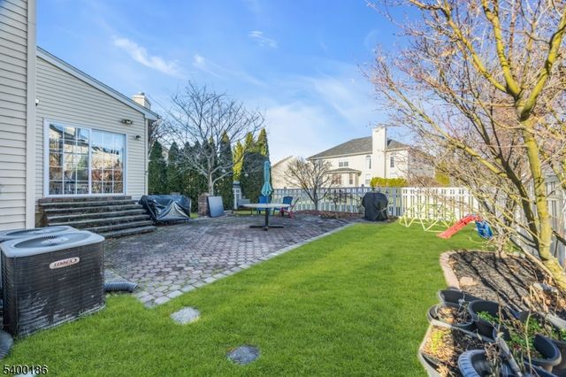 101 Timberhill Dr, Franklin Twp., NJ 08823