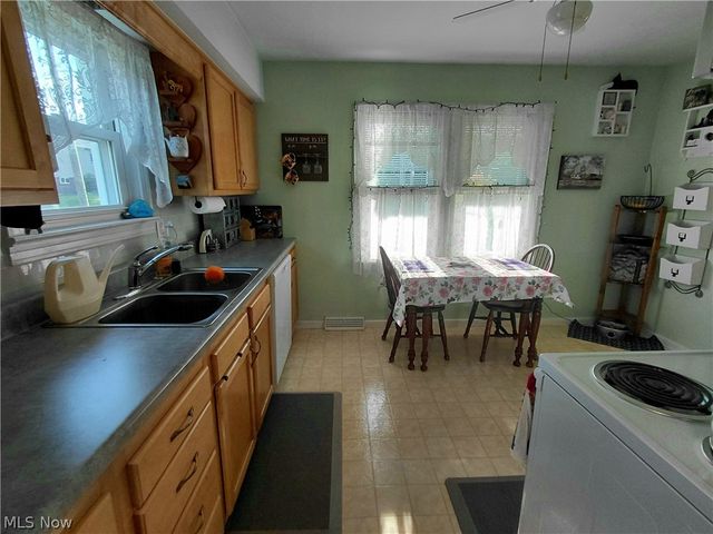 242 Cedar Road, Richmond, OH 43944
