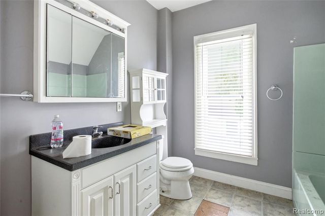 201 W Liberty Street, South Lyon, MI 48178