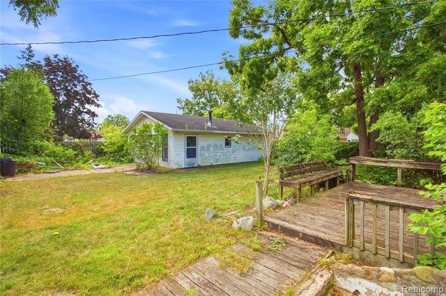 201 W Liberty Street, South Lyon, MI 48178
