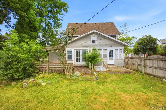 201 W Liberty Street, South Lyon, MI 48178
