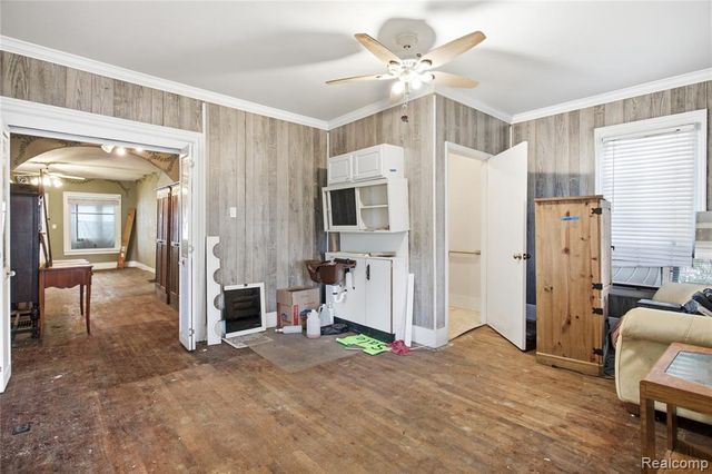 201 W Liberty Street, South Lyon, MI 48178