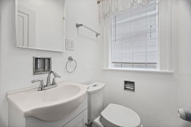 1646 N Sayre Avenue, Chicago, IL 60707