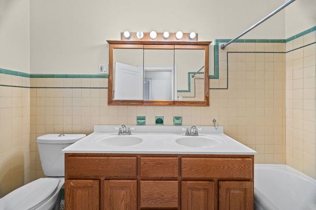 1646 N Sayre Avenue, Chicago, IL 60707