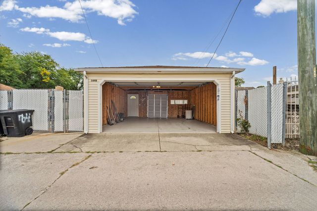 1646 N Sayre Avenue, Chicago, IL 60707