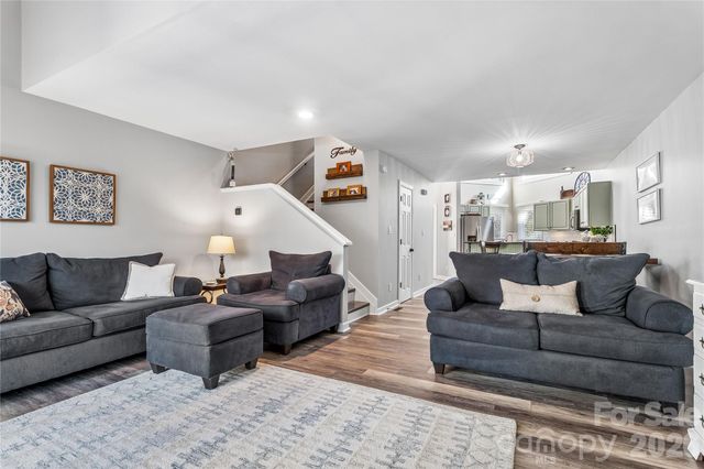 14021 Queens Harbor Road, Charlotte, NC 28278