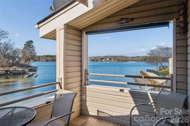 14021 Queens Harbor Road, Charlotte, NC 28278