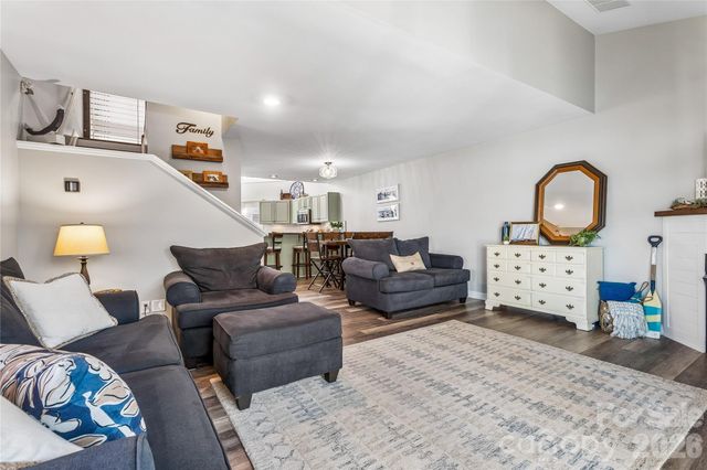 14021 Queens Harbor Road, Charlotte, NC 28278