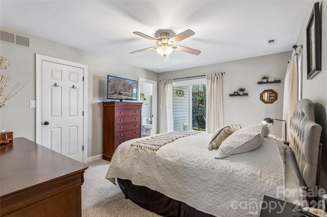 14021 Queens Harbor Road, Charlotte, NC 28278