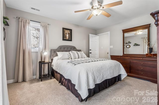 14021 Queens Harbor Road, Charlotte, NC 28278