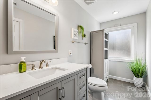 14021 Queens Harbor Road, Charlotte, NC 28278