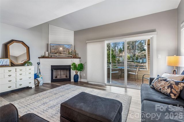 14021 Queens Harbor Road, Charlotte, NC 28278